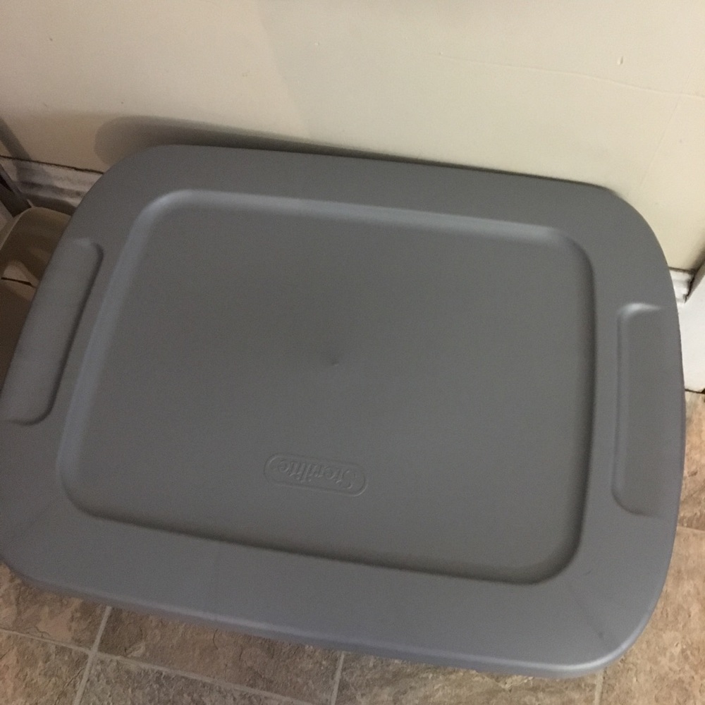 Baby items, household items and adult clothes